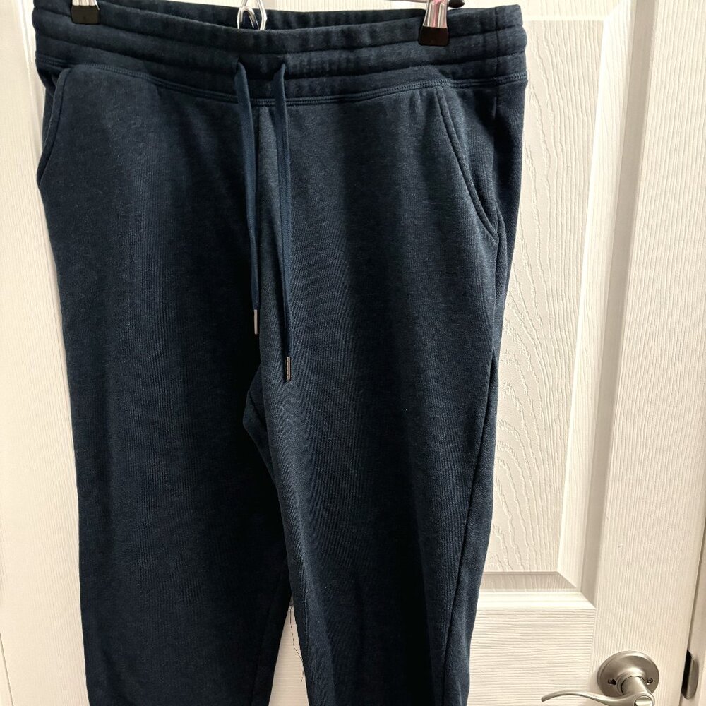 32 Degree Heat New Navy Knit Pants